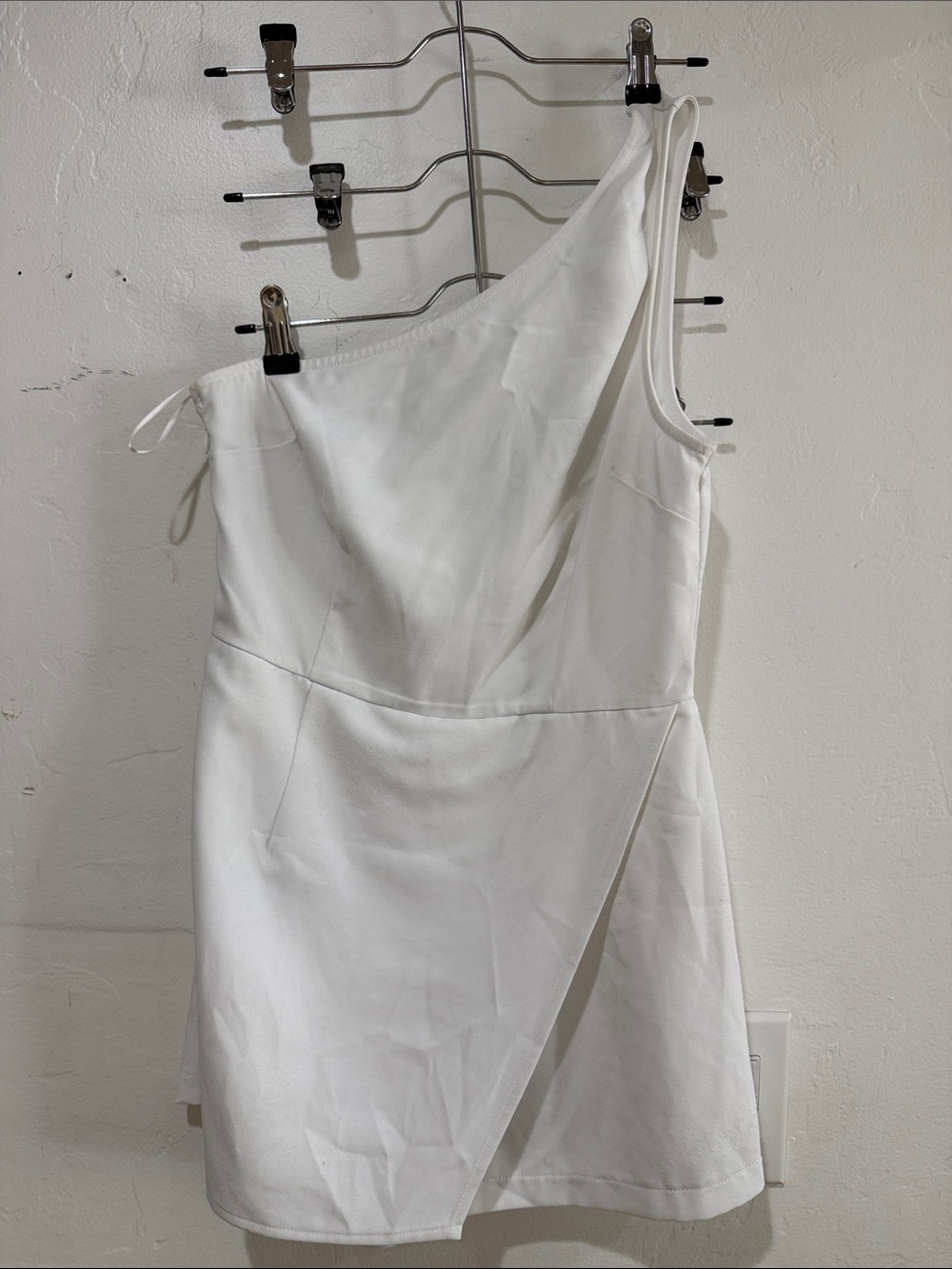 superdown White One-Shoulder Asymmetrical Mini Dress